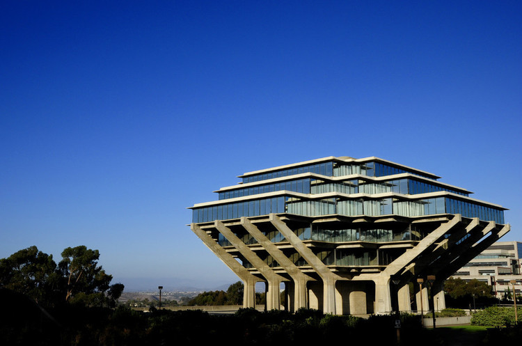 圣地亚哥加州大学-昆明新东方前途出国