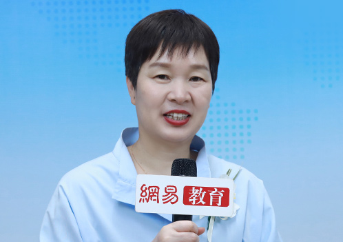 司明霞