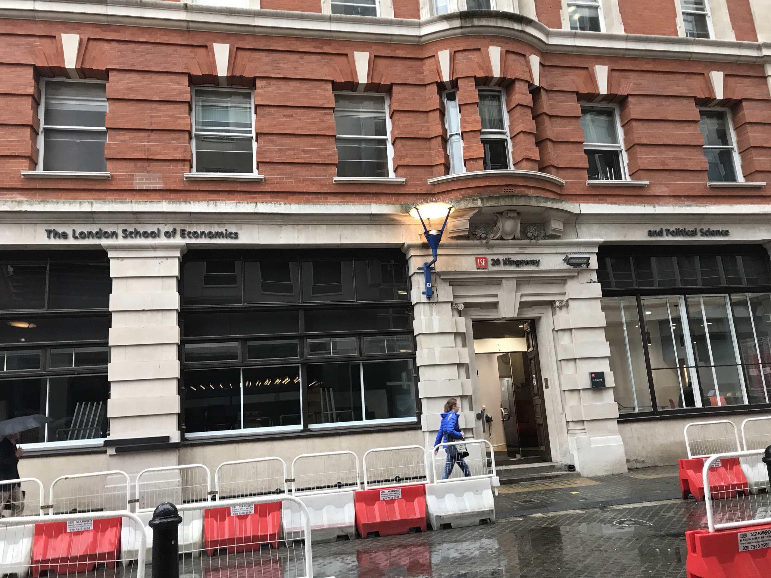 伦敦政治经济学院