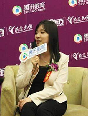 北京新东方前途出国加拿大部资深顾问王萌接受采访.